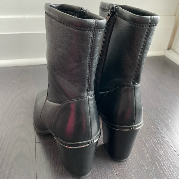 Michael Kors black leather ankle boots - Picture 5 of 8